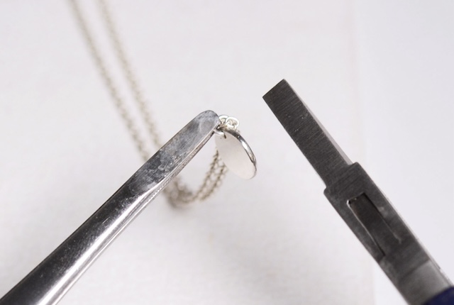 工匠當著你的面製作它。