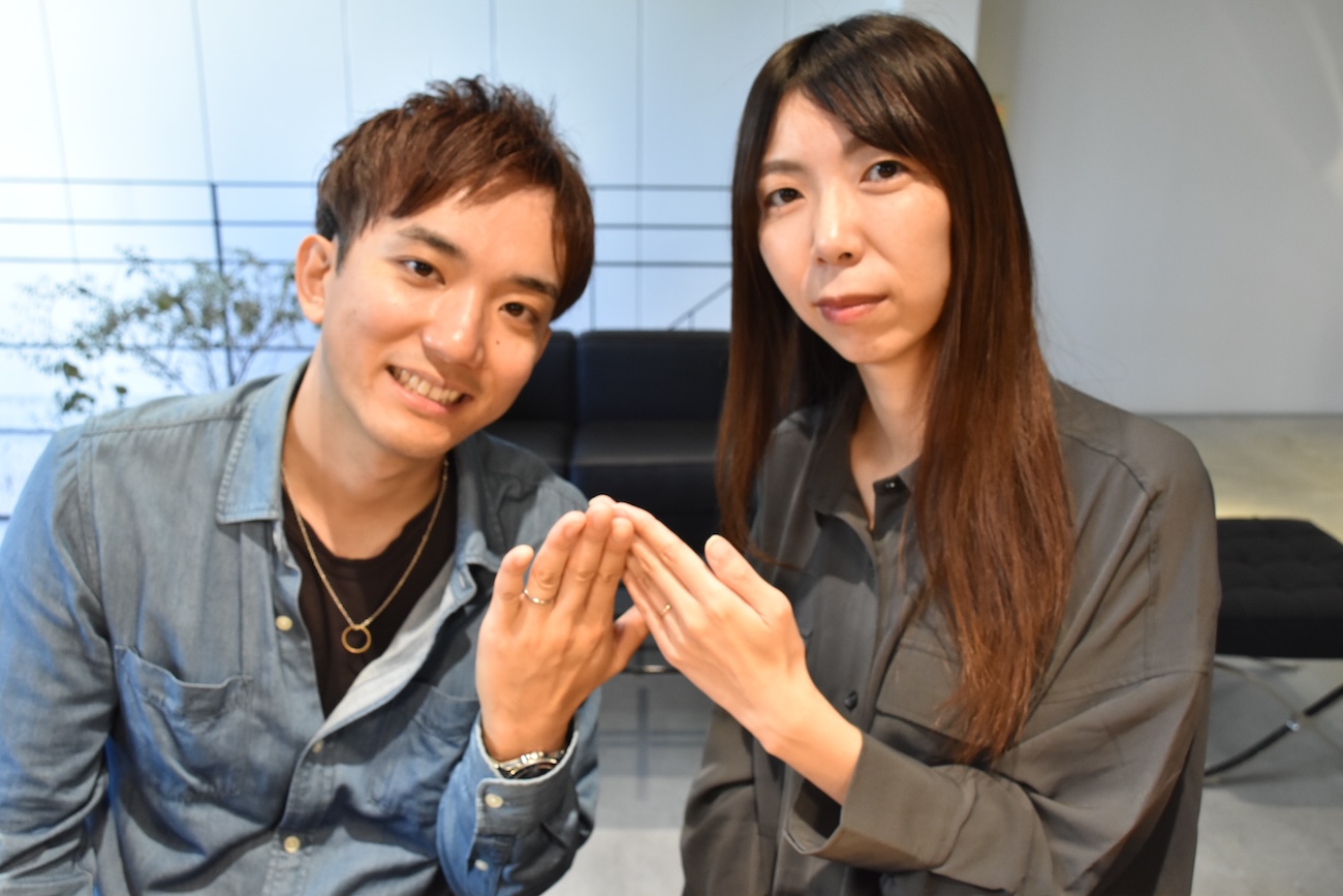 インタビューを受ける二人