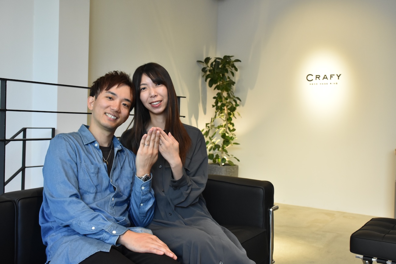 納得のいくデザインに仕上がった手作り結婚指輪の着用例
