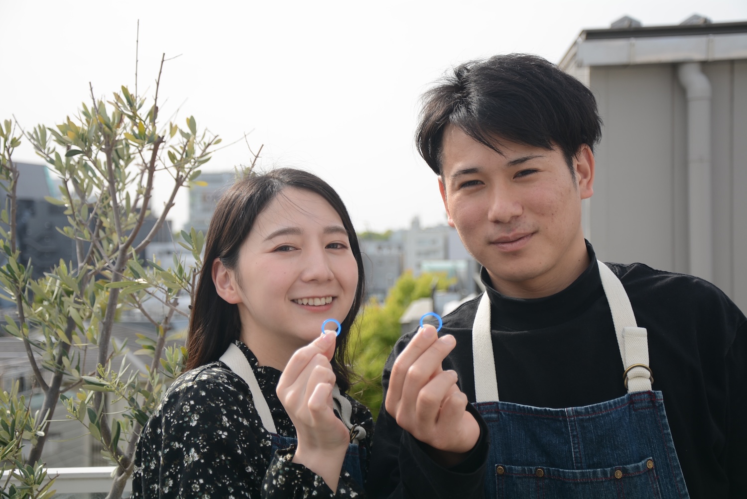 インタビューを受ける二人