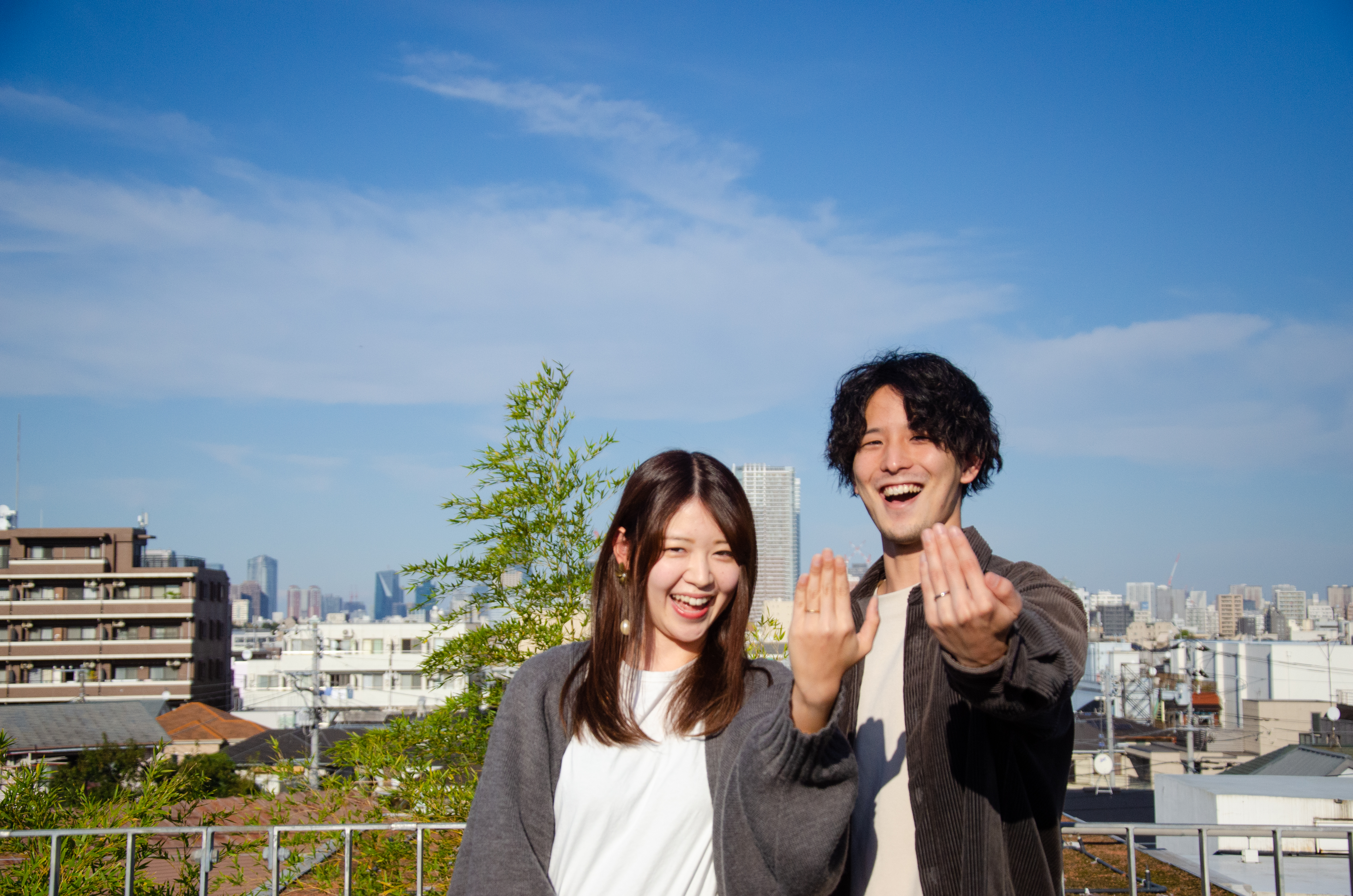インタビューを受ける二人